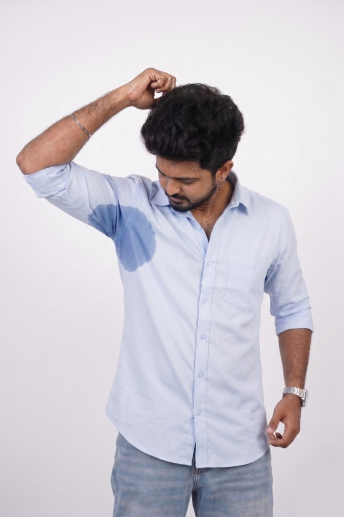 Without Yugho — visible underarm sweat on dress shirt